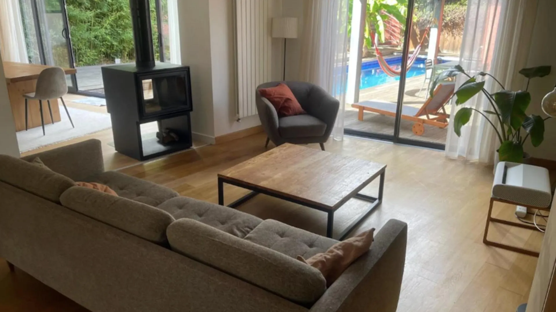 House With Large Private Pool Independent Studio Tuluza Dom wakacyjny